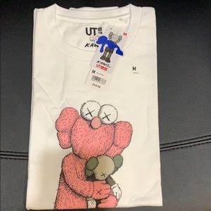 UNIQLO X KAWS